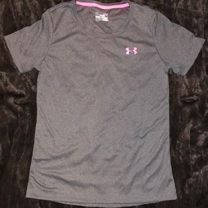 Under Armour breast cancer T-shirt 🤍